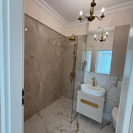 The Sun Building Rooftop Apartment Craiova