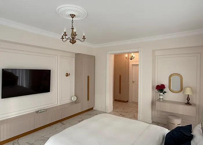 The Sun Building Rooftop Apartament